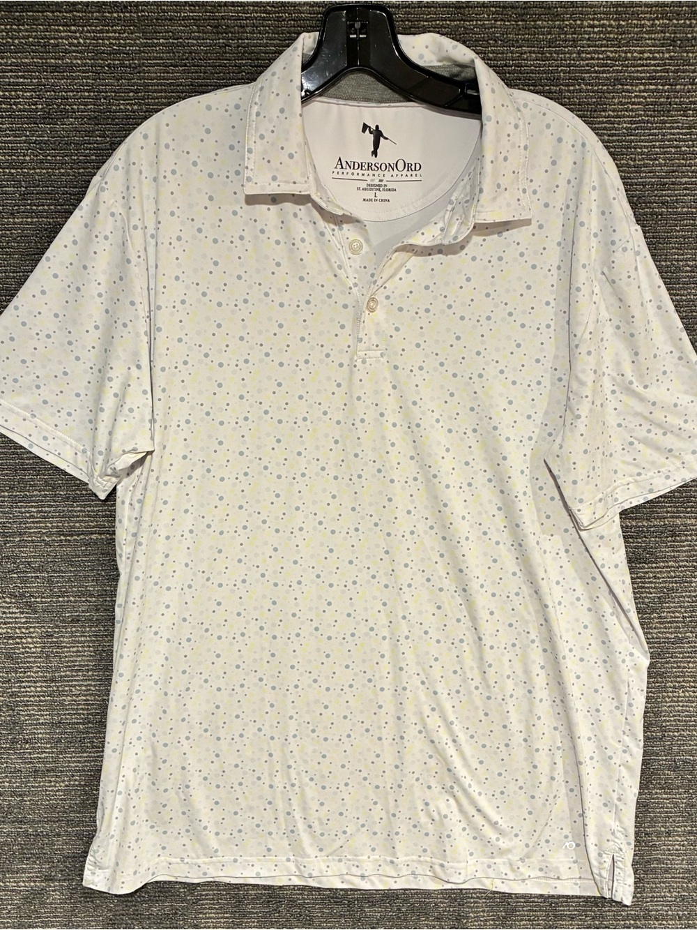 AndersonOrd Men’s White Golf Performance Polo with Subtle Blue Dot Pattern